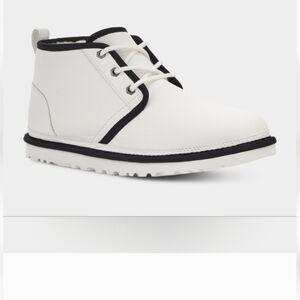 UGG Neumel M/1133777 Men's Sz  Chukka Boots White/Black Leather Wool Sockliner